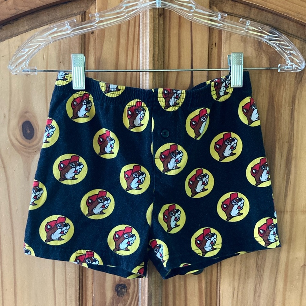 Boys Buc-ee’s red yellow boxer shorts size XL
